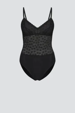 Body mit Spitze