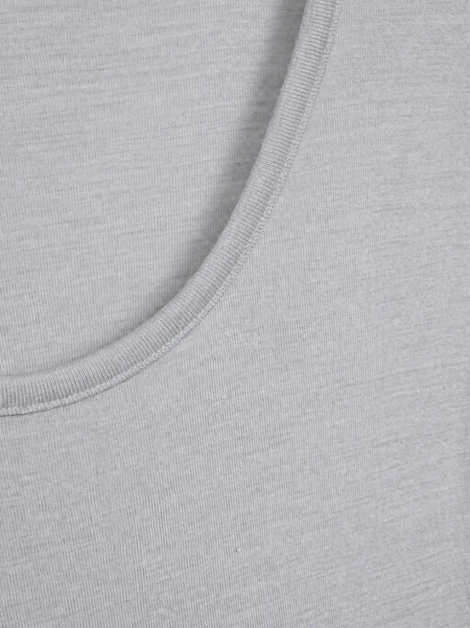 Kurzarmshirt aus Merinowolle & Seide