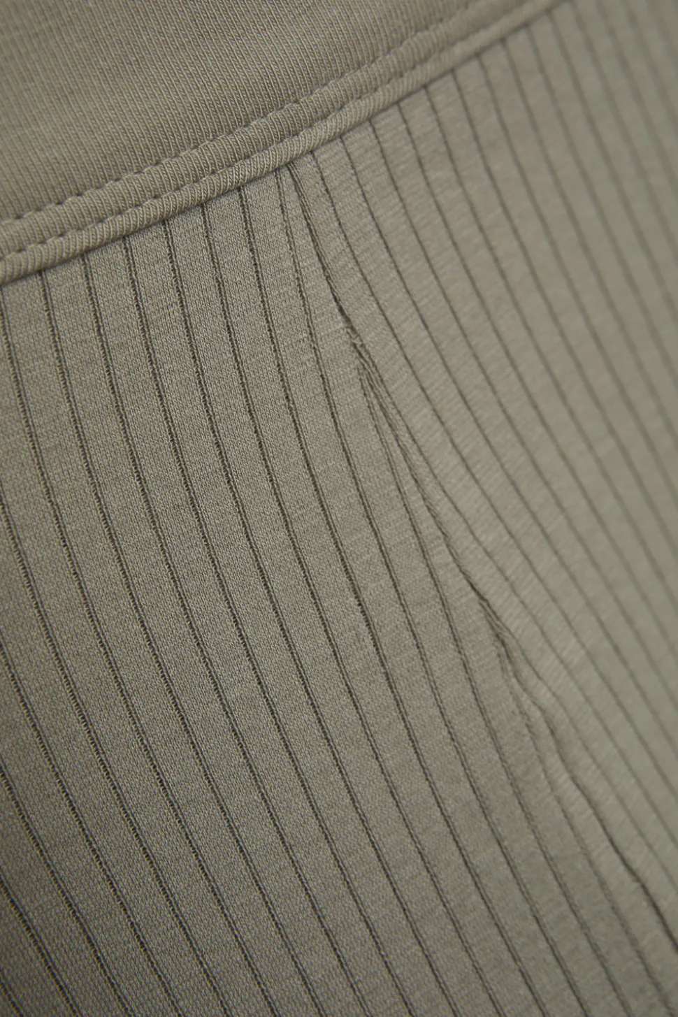 Slip mit Nadelzug